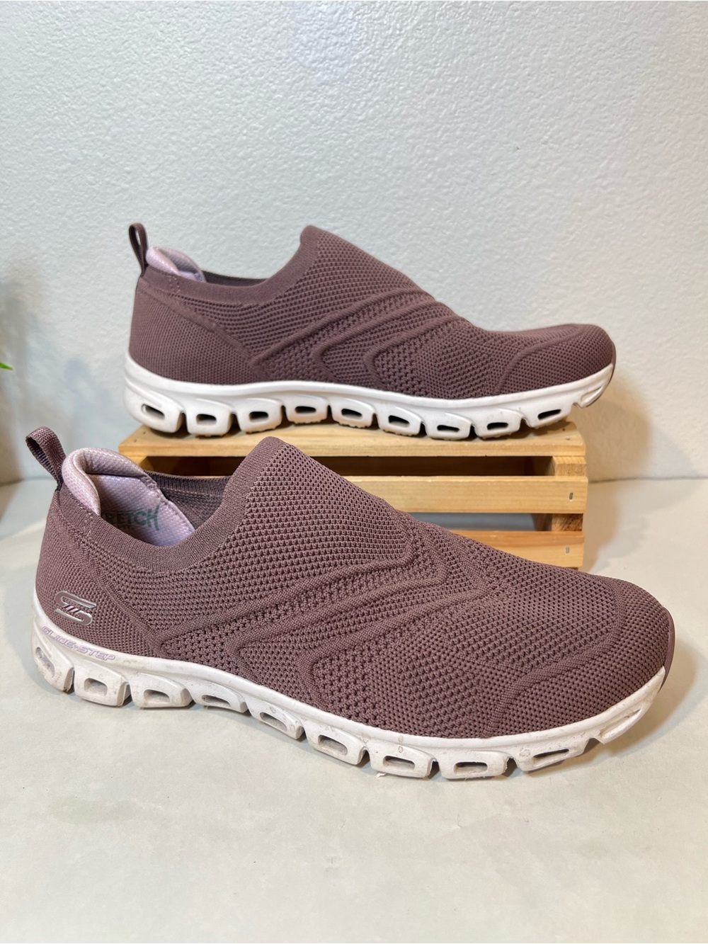 NWOT Skechers Go Walk Glide Step Sport “Charisma” Mauve Knit Slip-On Sneakers